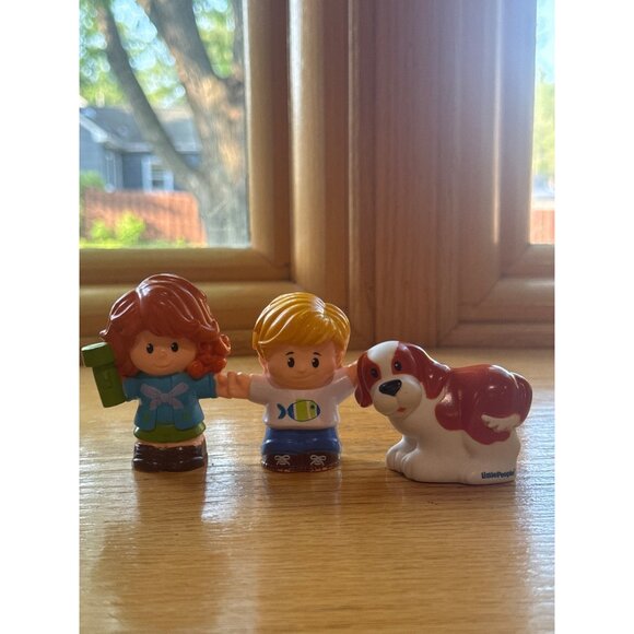 Fisher-Price Little People Songs & Sounds Camper Toy Set With Figures & Accessor - Picture 11 of 12